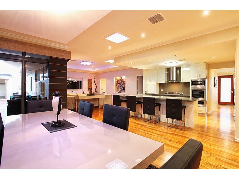 303 Tapper Road, Atwell WA 6164
