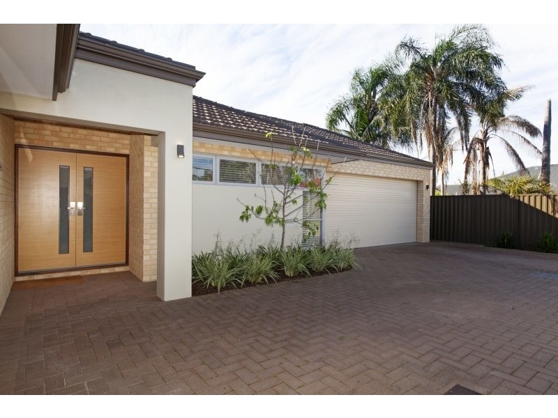 15b Lowth Road, Beckenham WA 6107