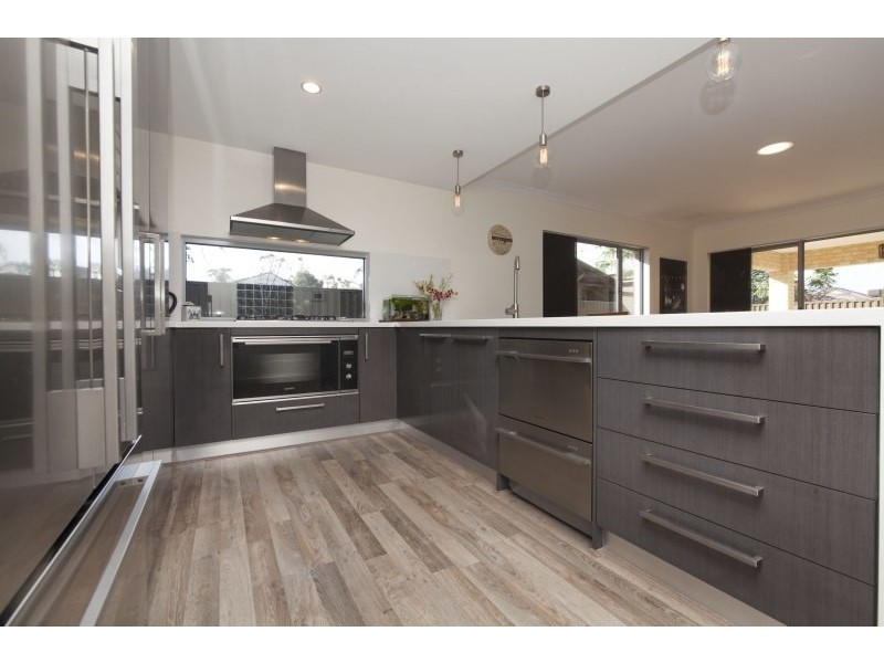 15b Lowth Road, Beckenham WA 6107