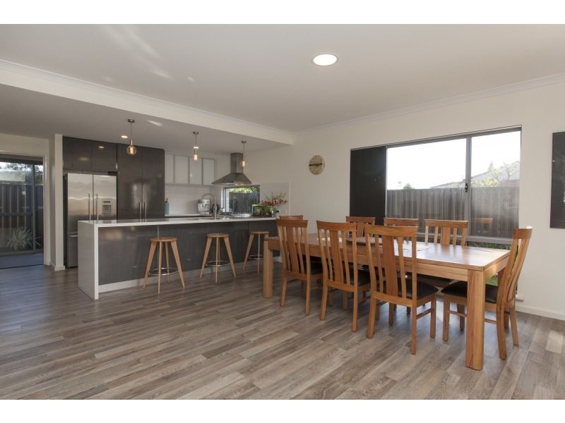 15b Lowth Road, Beckenham WA 6107