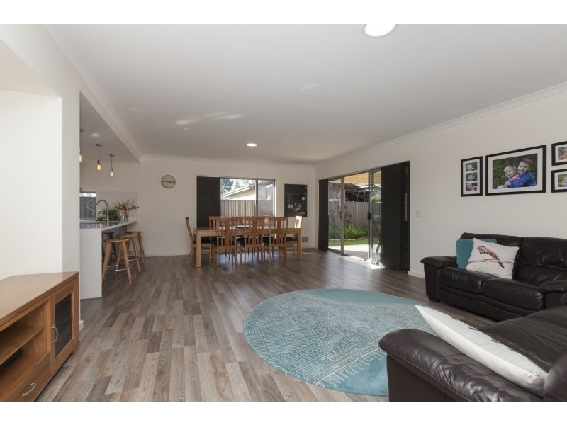 15b Lowth Road, Beckenham WA 6107