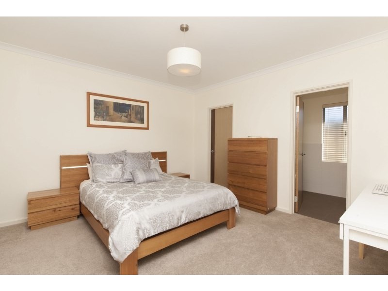 15b Lowth Road, Beckenham WA 6107