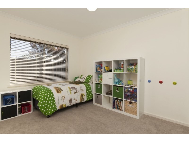 15b Lowth Road, Beckenham WA 6107