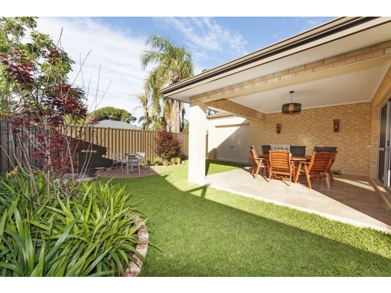 15b Lowth Road, Beckenham WA 6107