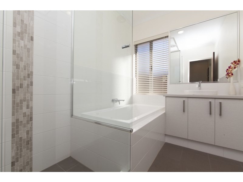 15b Lowth Road, Beckenham WA 6107