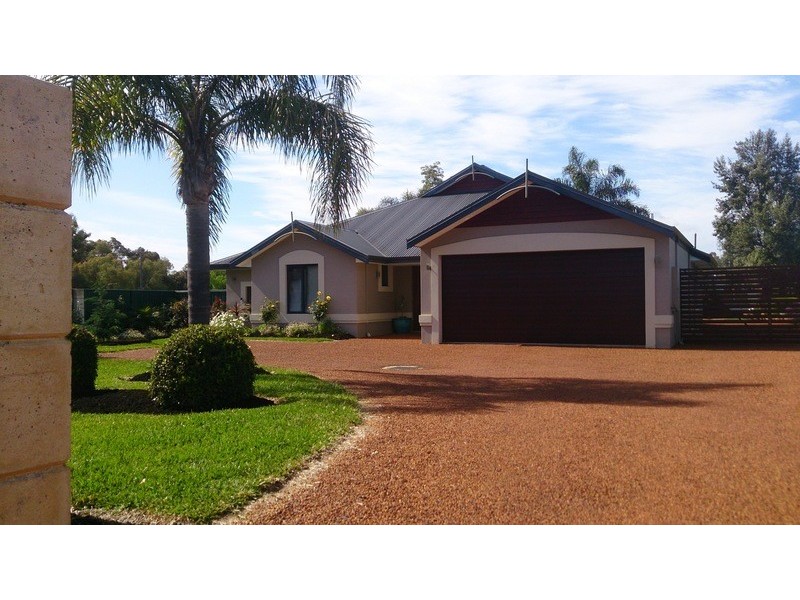 15 York Road, Collie WA 6225