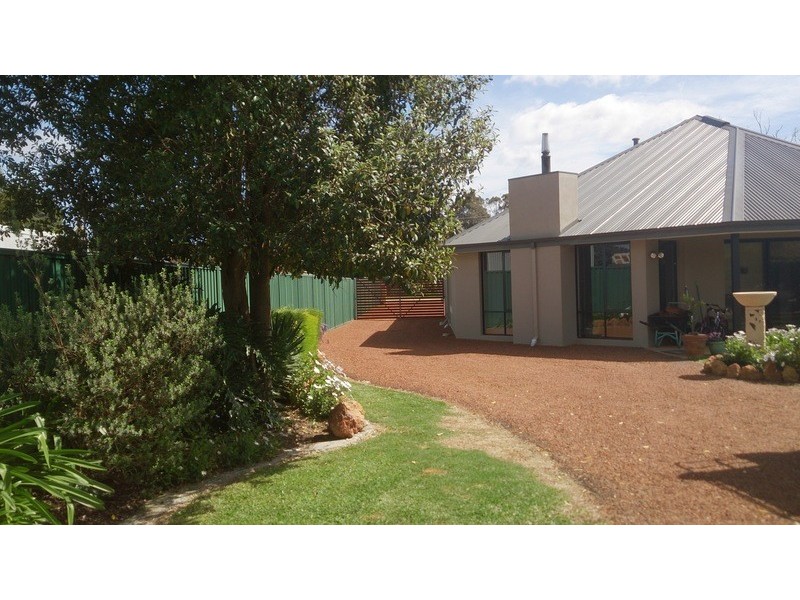 15 York Road, Collie WA 6225