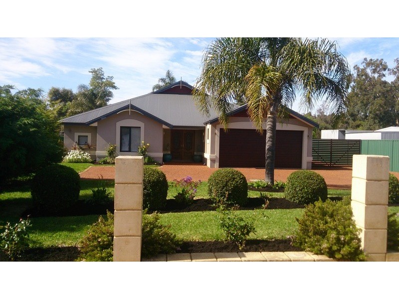 15 York Road, Collie WA 6225