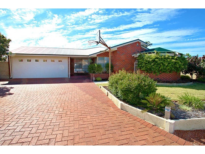 11 Cheyne Close, Thornlie WA 6108