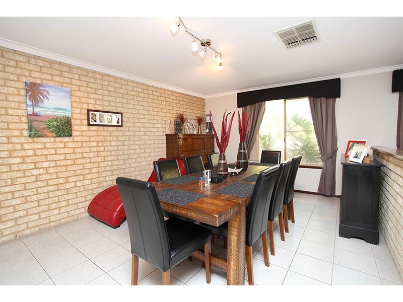 11 Cheyne Close, Thornlie WA 6108