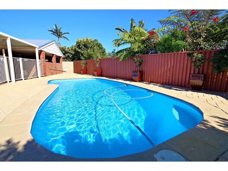 11 Cheyne Close, Thornlie WA 6108