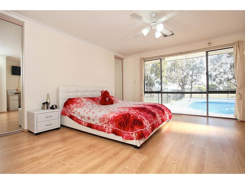 18 Placid Waters Parade, Coodanup WA 6210