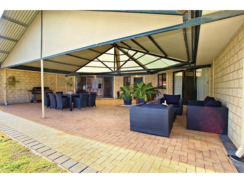 18 Placid Waters Parade, Coodanup WA 6210