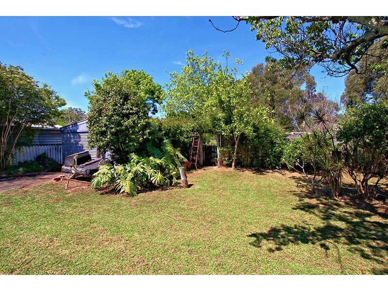 11 Grieves Street, Harvey WA 6220