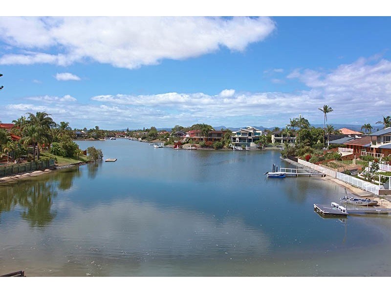 5 Aberdeen Avenue, Benowa QLD 4217