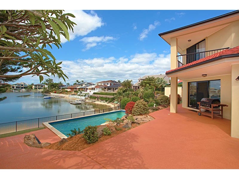 5 Aberdeen Avenue, Benowa QLD 4217