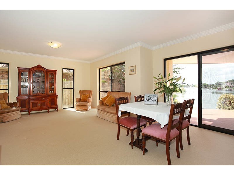 5 Aberdeen Avenue, Benowa QLD 4217