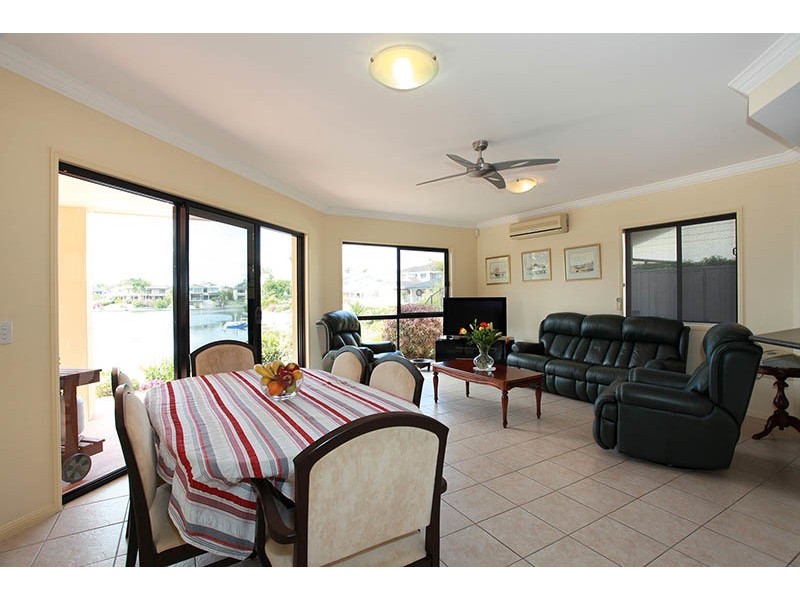 5 Aberdeen Avenue, Benowa QLD 4217