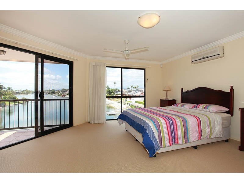 5 Aberdeen Avenue, Benowa QLD 4217