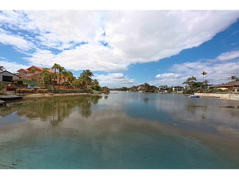 5 Aberdeen Avenue, Benowa QLD 4217