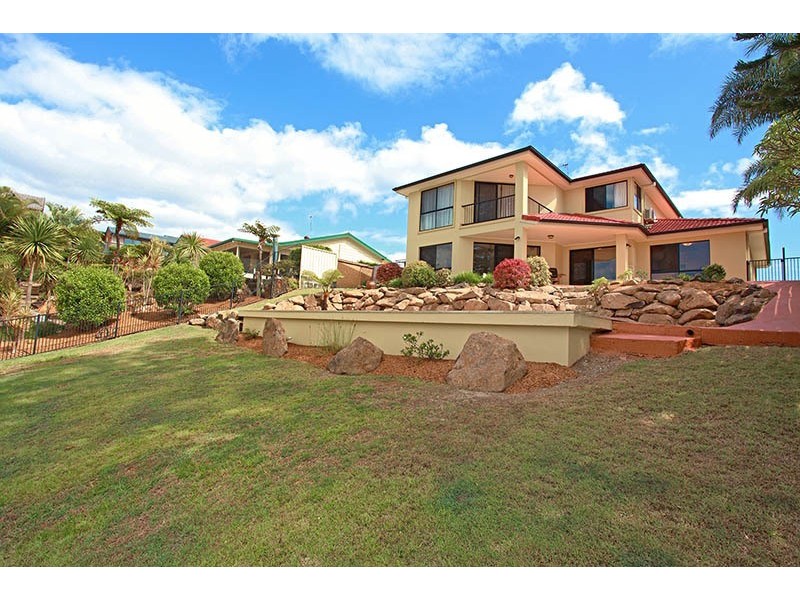 5 Aberdeen Avenue, Benowa QLD 4217