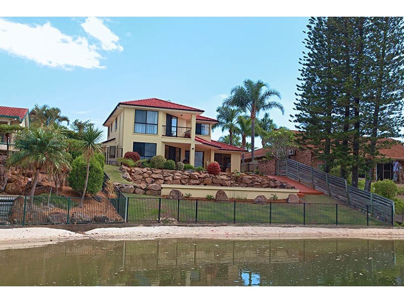 5 Aberdeen Avenue, Benowa QLD 4217