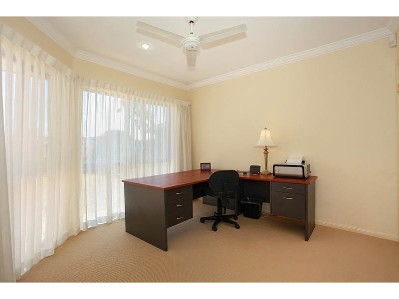 5 Aberdeen Avenue, Benowa QLD 4217