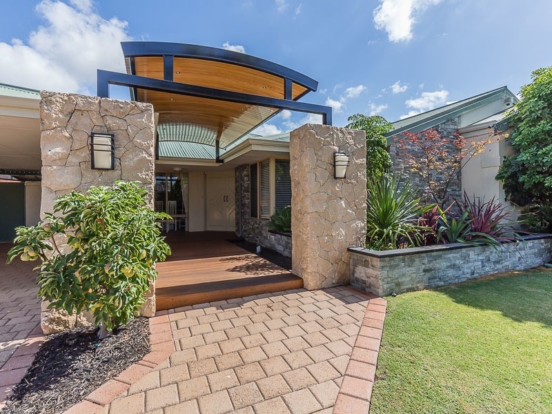 10 Caladenia Place, Canning Vale WA 6155