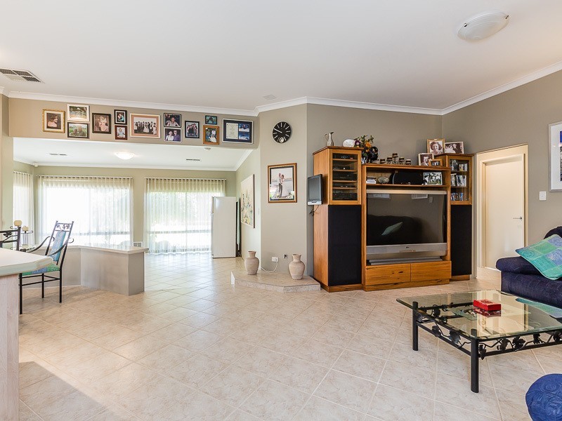 10 Caladenia Place, Canning Vale WA 6155