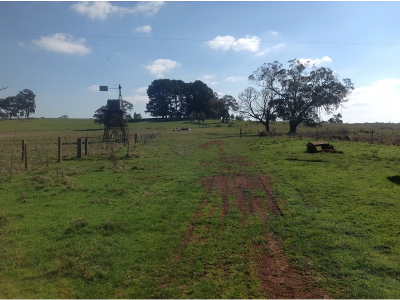 120 Muntz Road, Woodend VIC 3442