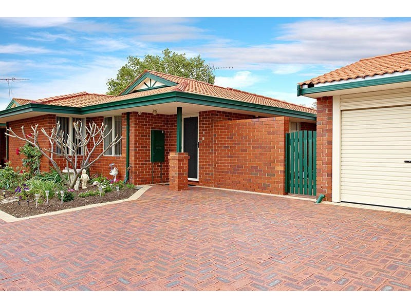 2/1 Berkeley Avenuw, Nollamara WA 6061