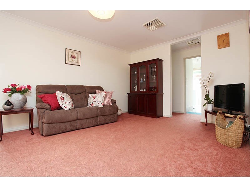 2/1 Berkeley Avenuw, Nollamara WA 6061