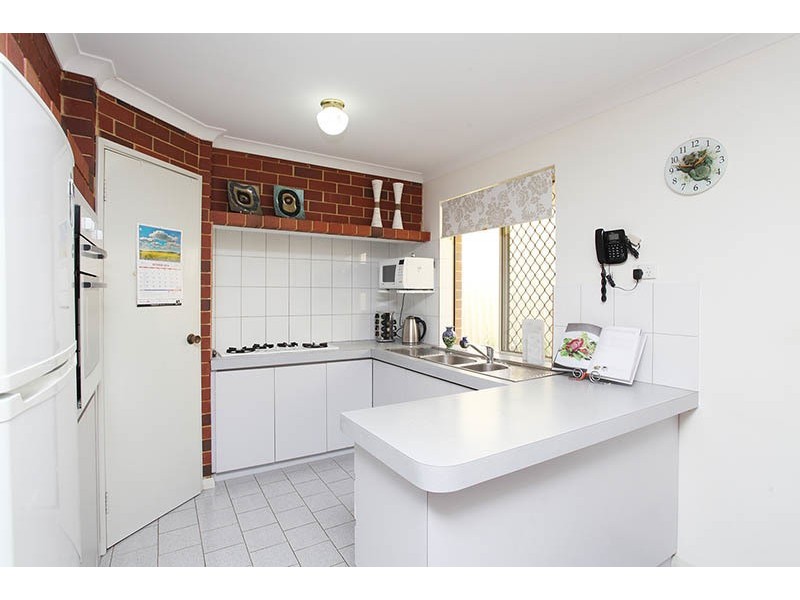 2/1 Berkeley Avenuw, Nollamara WA 6061