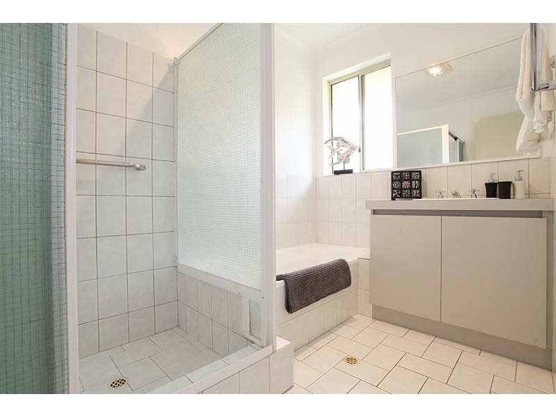 2/1 Berkeley Avenuw, Nollamara WA 6061