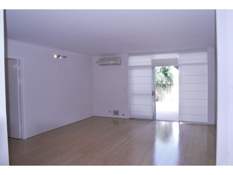 12/12  Eric Street, Como WA 6152