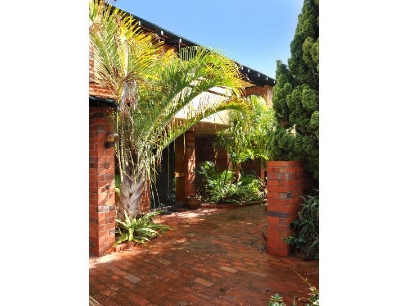 12/12  Eric Street, Como WA 6152