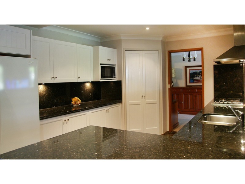 7 Langdon Road, Baulkham Hills NSW 2153