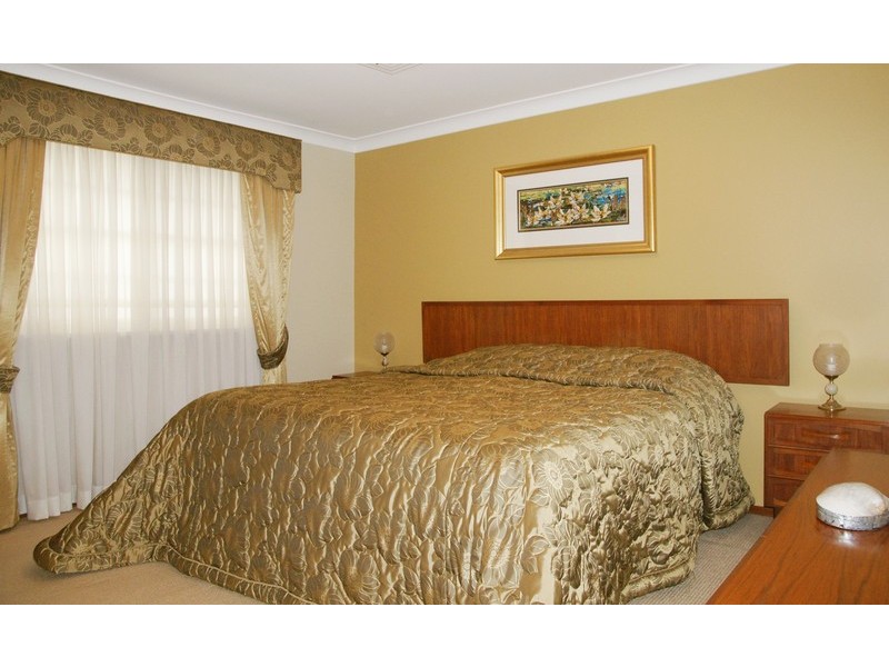 7 Langdon Road, Baulkham Hills NSW 2153