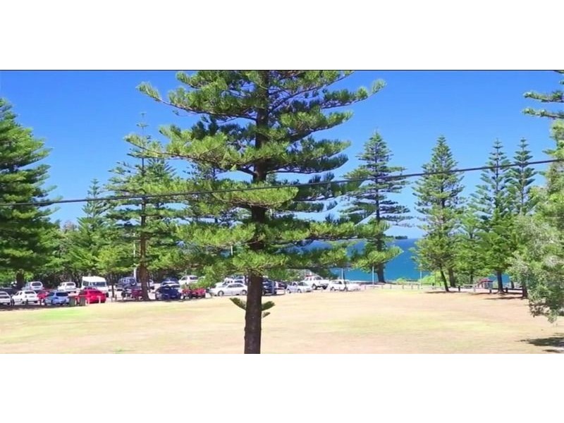 203 Bay Road, Toowoon Bay NSW 2261