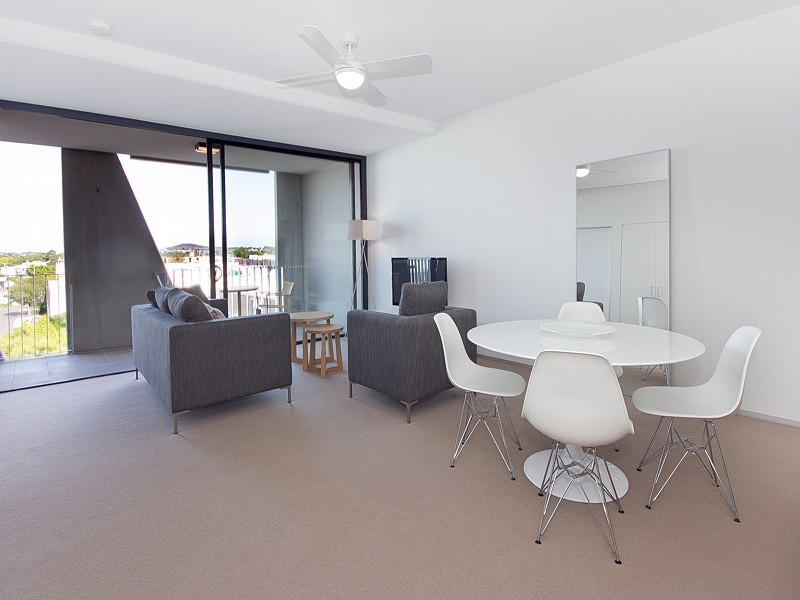 77 Jurgens Street, Woolloongabba QLD 4102