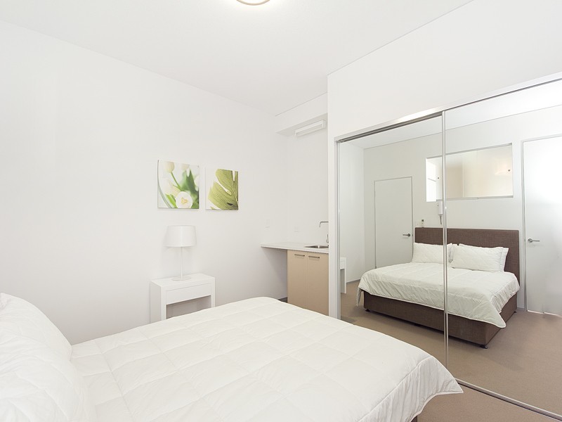 77 Jurgens Street, Woolloongabba QLD 4102