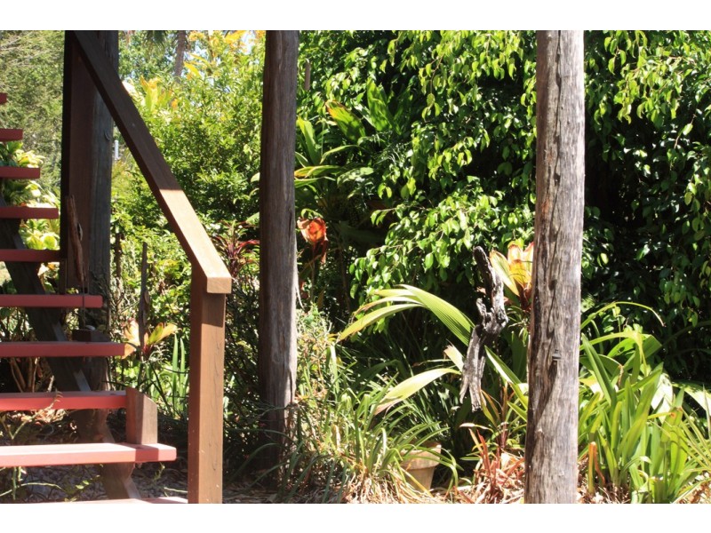 86 Anzac Parade, Finch Hatton QLD 4756