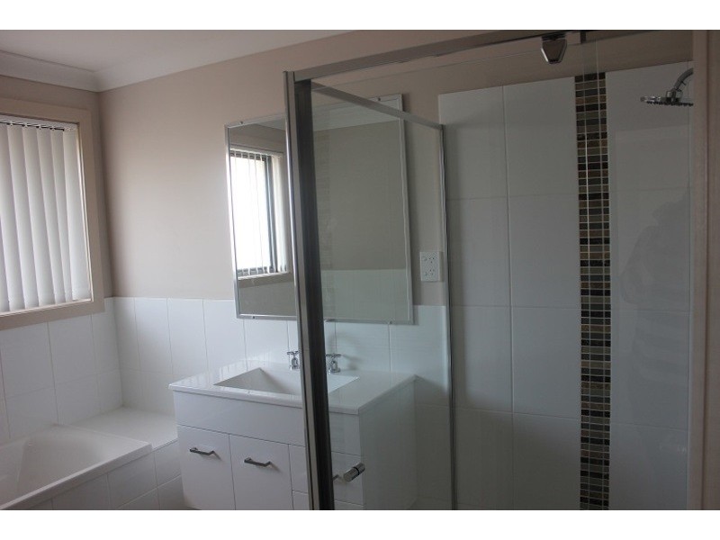 1 or 2/3 Pioneer Road, Hunterview NSW 2330