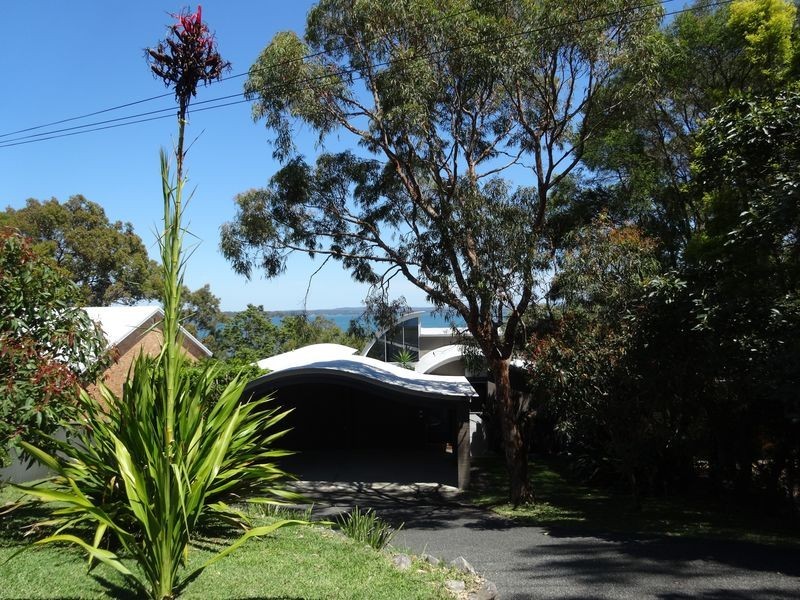 128 Beach Road, Wangi Wangi NSW 2267