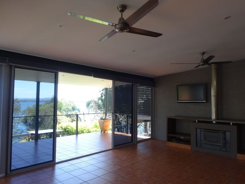 128 Beach Road, Wangi Wangi NSW 2267