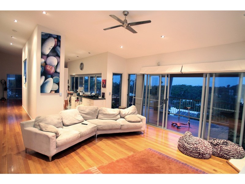 22 Sunset Drive, Little Mountain QLD 4551