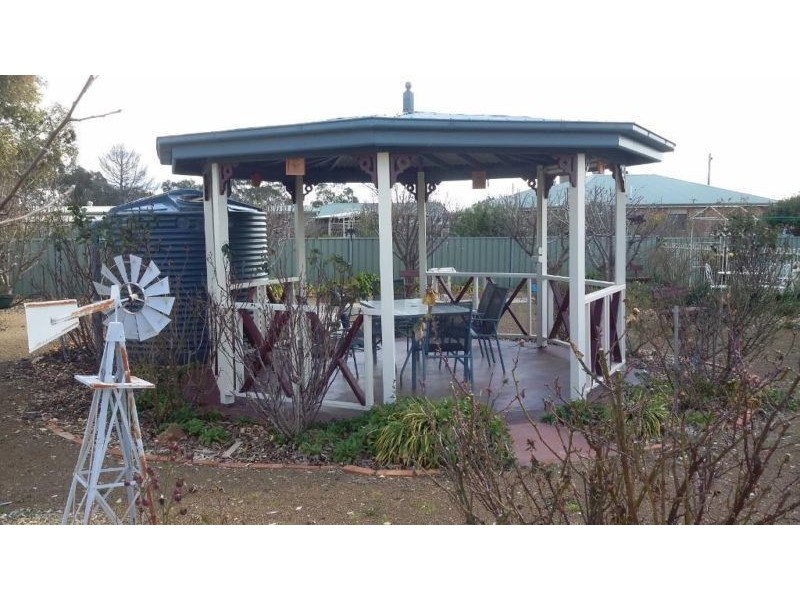 95 Long Street, Boorowa NSW 2586