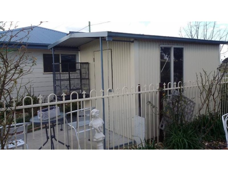 95 Long Street, Boorowa NSW 2586