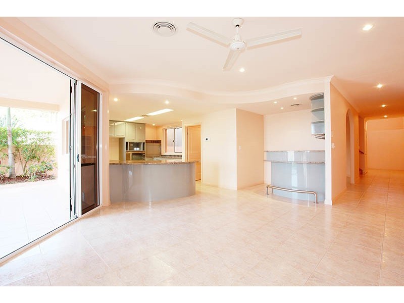 5 Martingale Court, Raby Bay QLD 4163