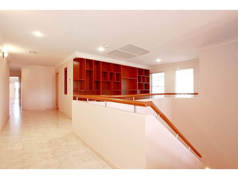 5 Martingale Court, Raby Bay QLD 4163